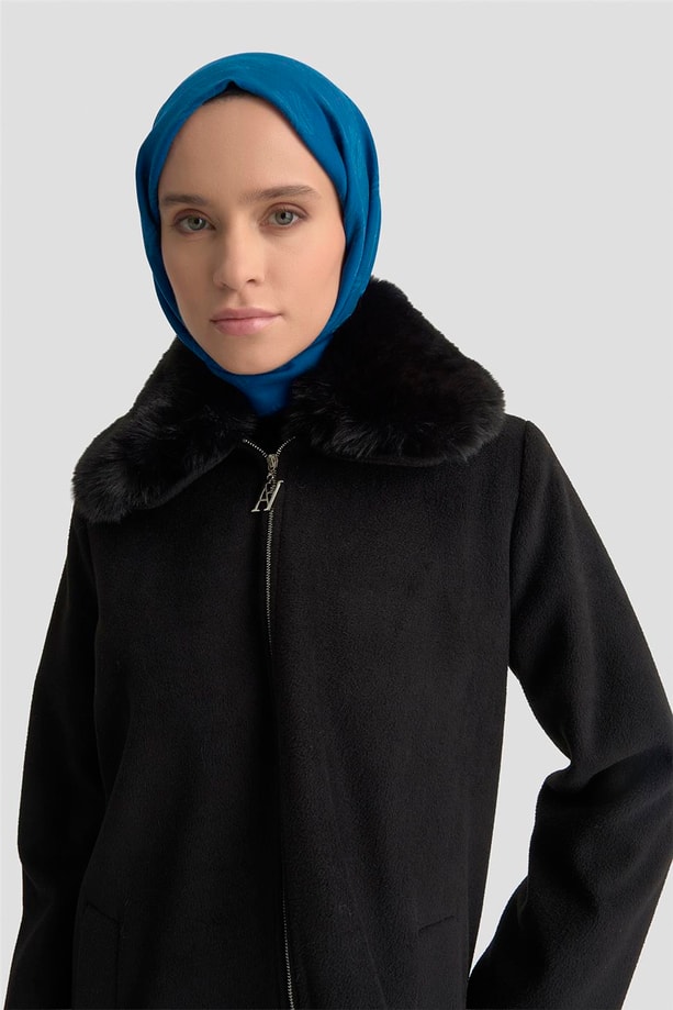 Armine Kürk Yakalı Kaban 25KD1707 Siyah
