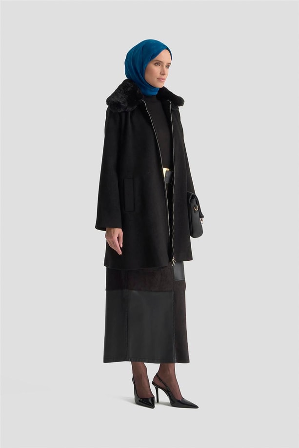 Armine Kürk Yakalı Kaban 25KD1707 Siyah
