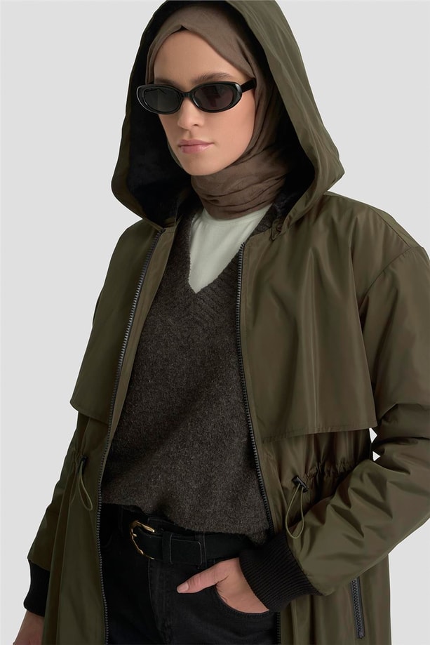 Armine Aller Detaylı Kapitone Manto 25KT1726 Haki