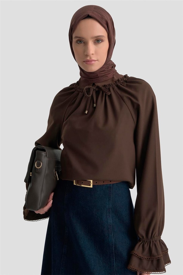 Armine Kolu Fırfırlı Bluz 25K3832 Acı Kahve