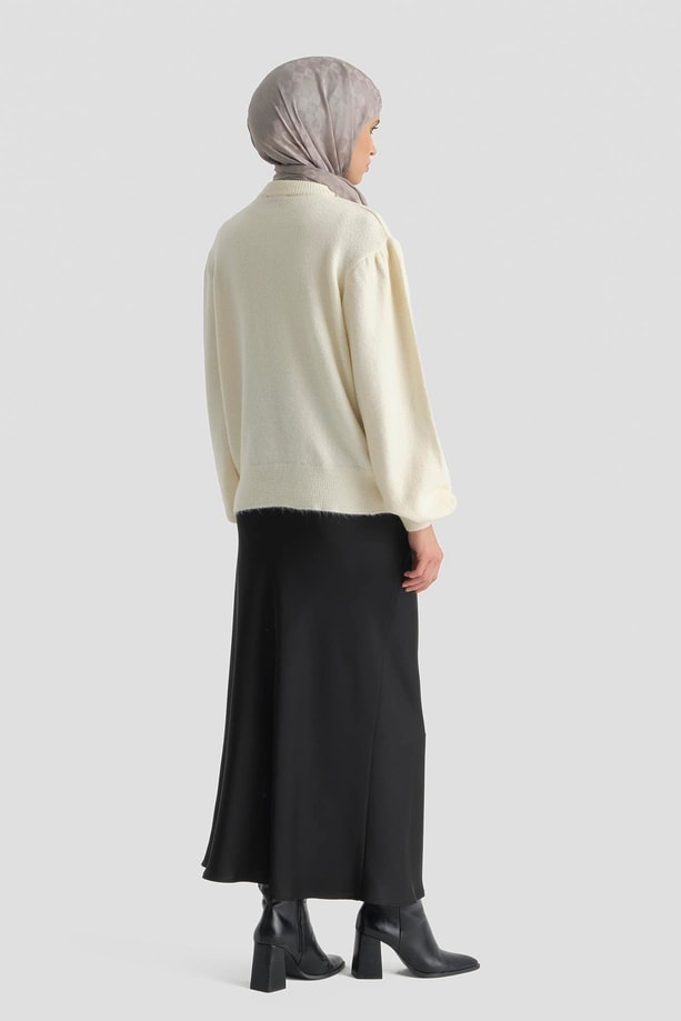 Armine Yakası İnci Detaylı Kazak 25KD6008 Ekru