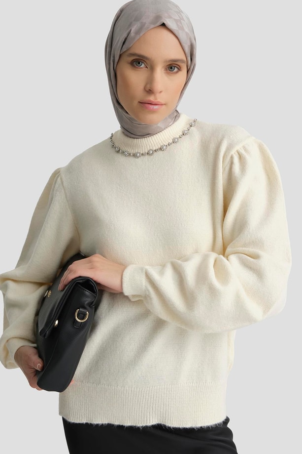 Armine Yakası İnci Detaylı Kazak 25KD6008 Ekru