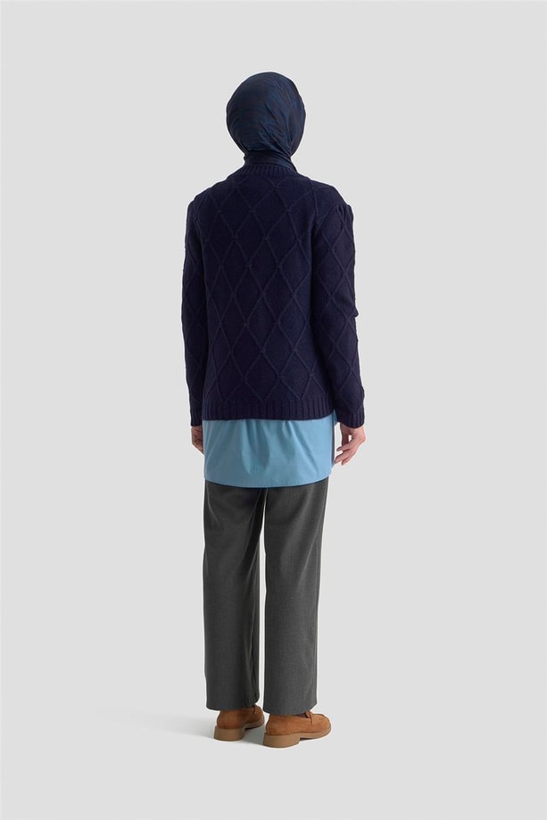 Armine Çiçek Nakışlı Kazak 25KD6014 Lacivert