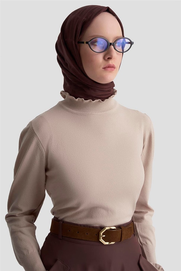 Armine Fırfır Detaylı Kazak 25KD7007 Taş