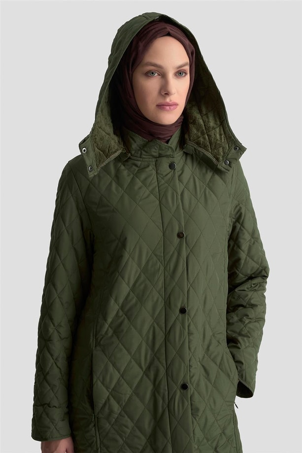  Armine Üçgen Desenli Kapitone Kaban 25KT705 Haki