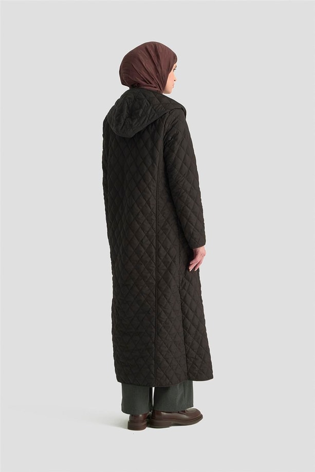 Armine Üçgen Desenli Kapitone Kaban 25KT705 Siyah