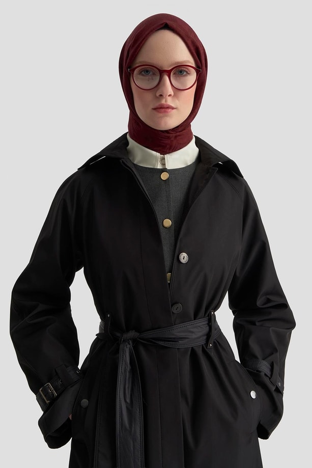 Armine Parlak Garnili Pardesü 25K8507 Siyah