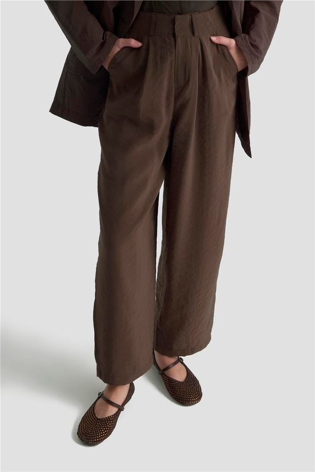 Armine Beli Lastikli Pileli Pantolon 25KD9005 Kahverengi