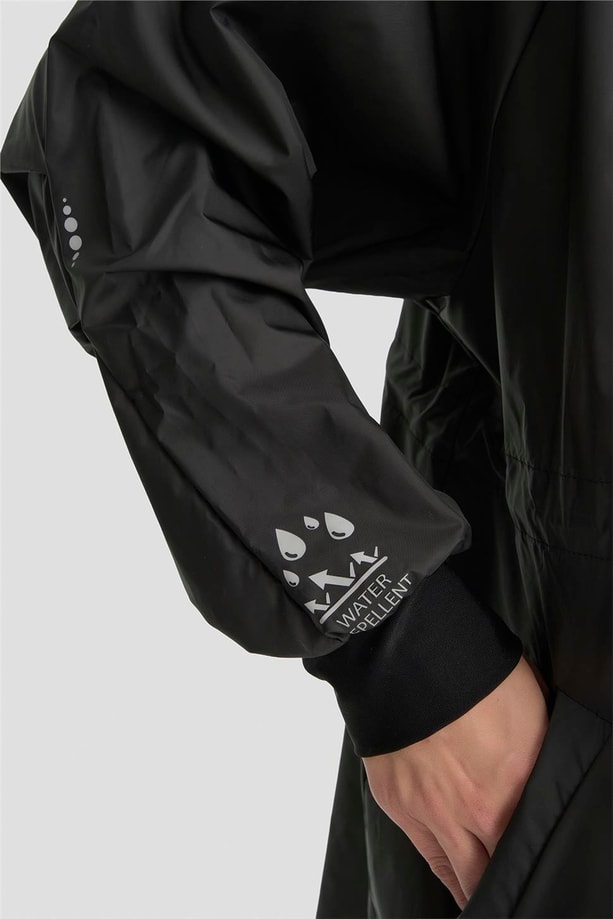 Armine Gizli Kapüşonlu ve Manşet Detaylı Yağmurluk 25Y7815 Siyah