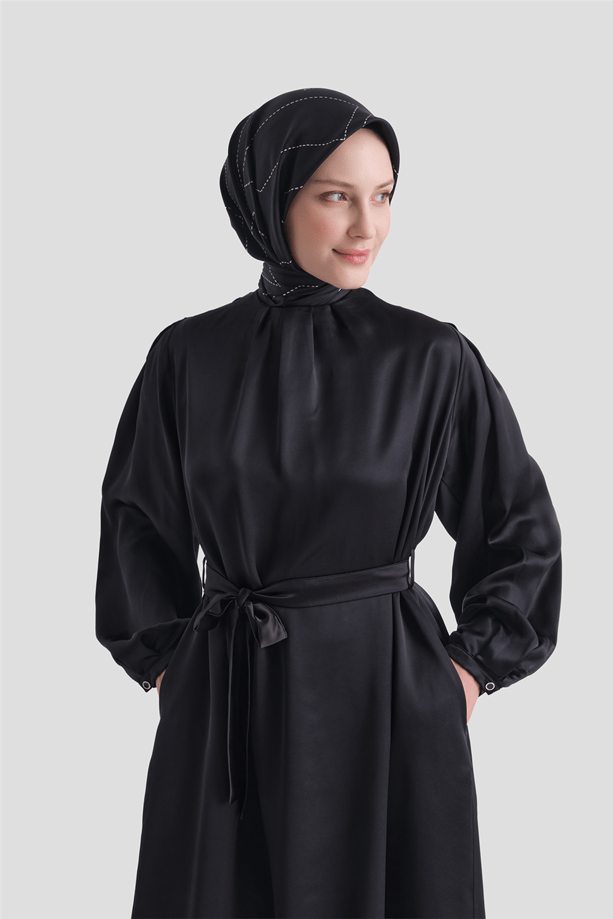 Beli Bağlamalı Saten Elbise Siyah 