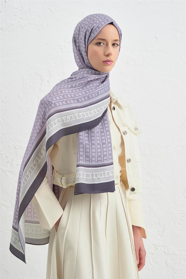 Armine İpek Tensel Monogram Şal 13