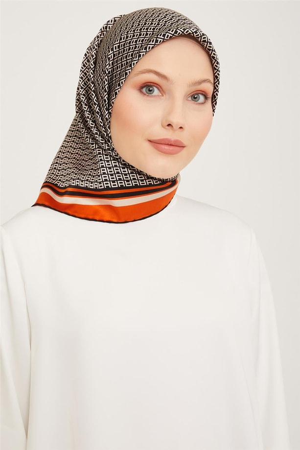 Armine Sura İpek Eşarp 23Ka9026 37