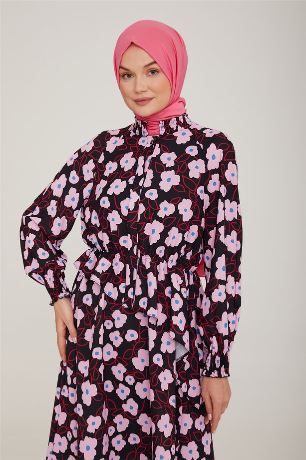 Armine Beli LAstikli Yakası ve Kolları Gipe Detaylı Empirme Tunik 22K4109 Pembe