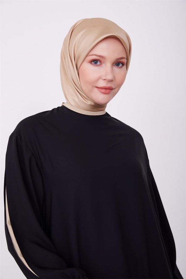  Siyah