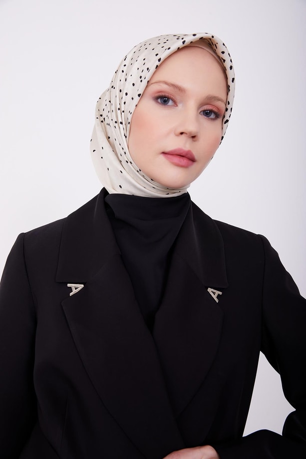 Armine Yakası Logo Detaylı Takım 23K6708 Siyah