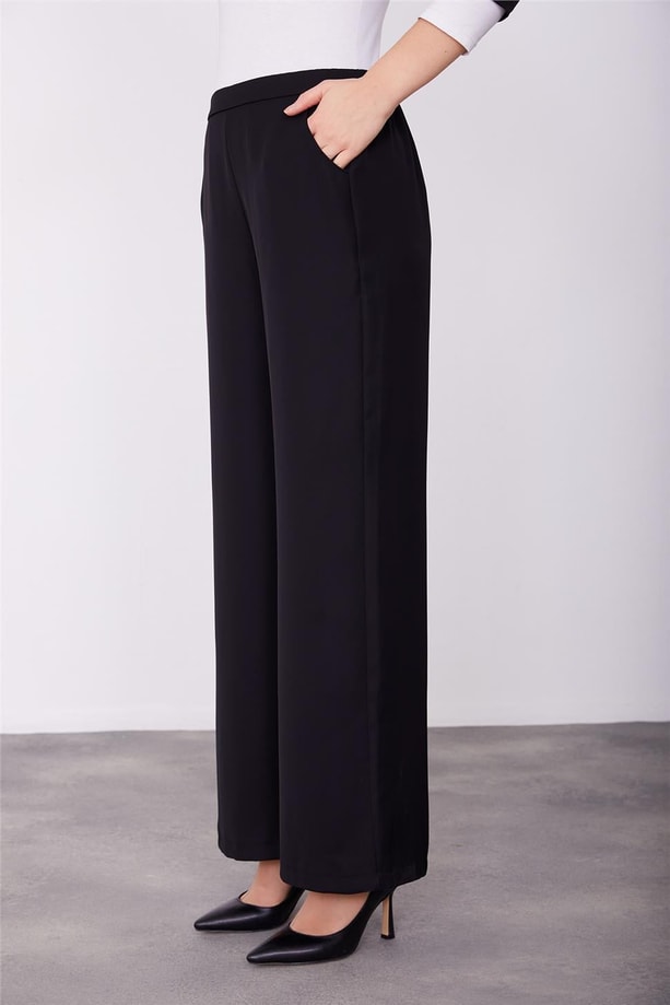 Armine Beli Zincirli Pantolonlu Takım 23K6711 Siyah