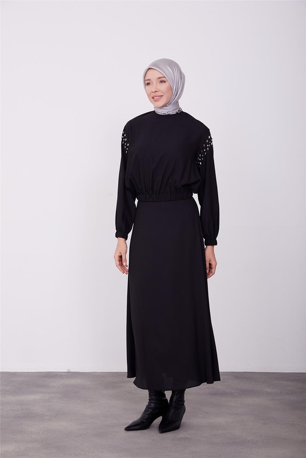 Vatkalı ve taşlı bluz etek takım 23K6736 Siyah