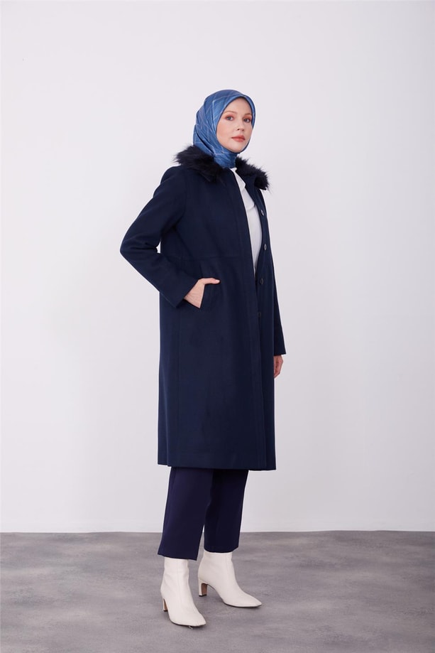 Armine Yakası Kürk Detaylı Önü Patlı Kaban 23K7814 Lacivert