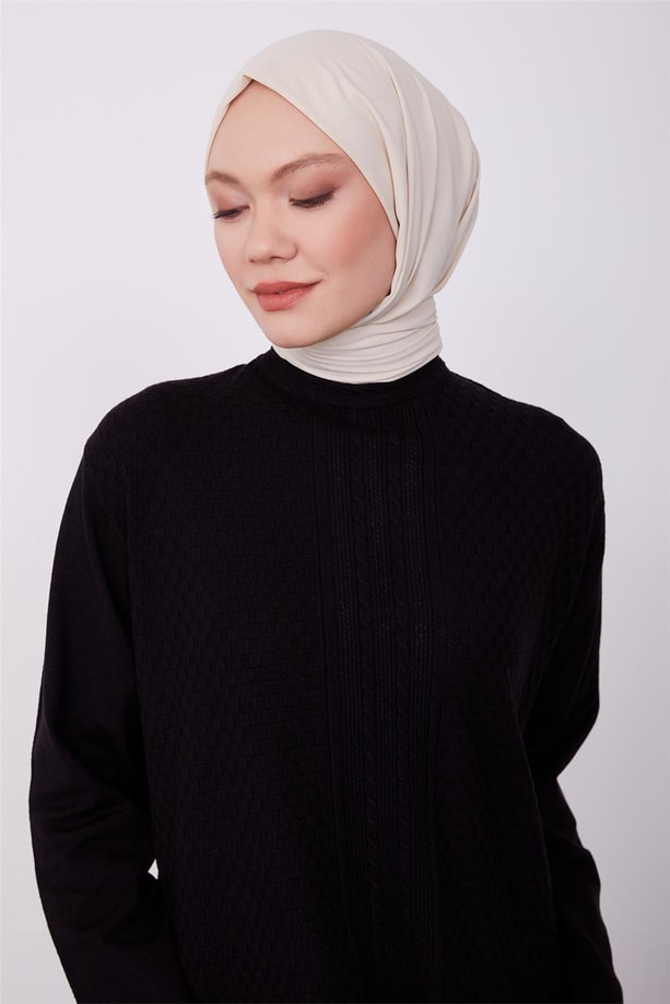 Armine Kazak  23KD9001 Siyah