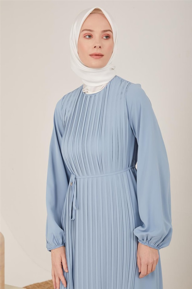 Armine Önü Piliseli Elbise 22Y9435 Gri Mavi