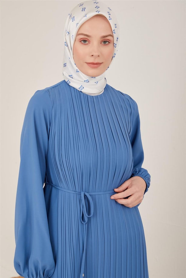 Armine Önü Piliseli Elbise 22Y9435 Marine