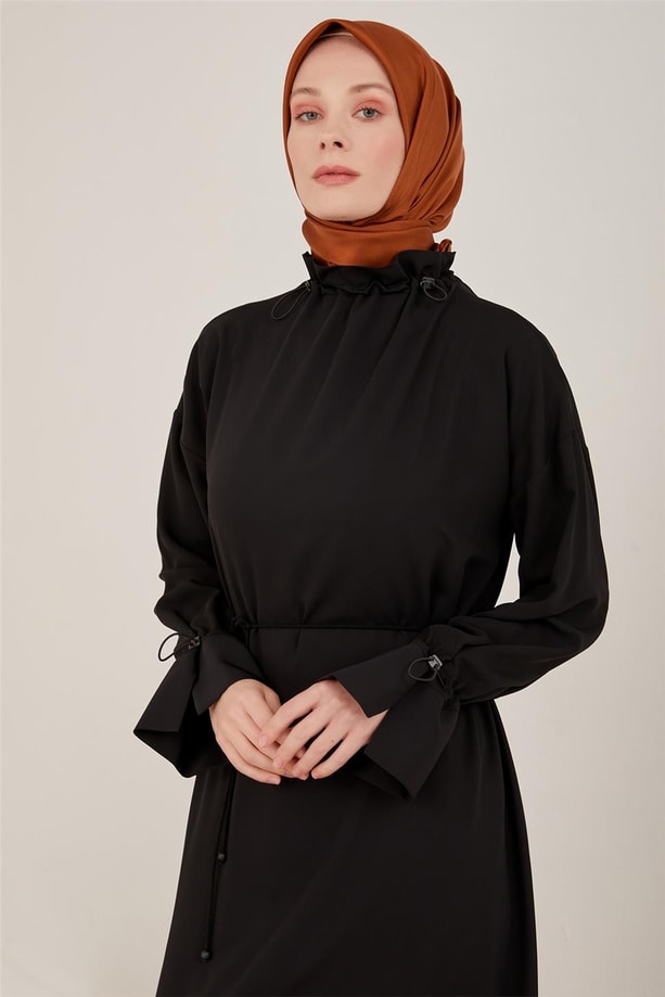  Siyah
