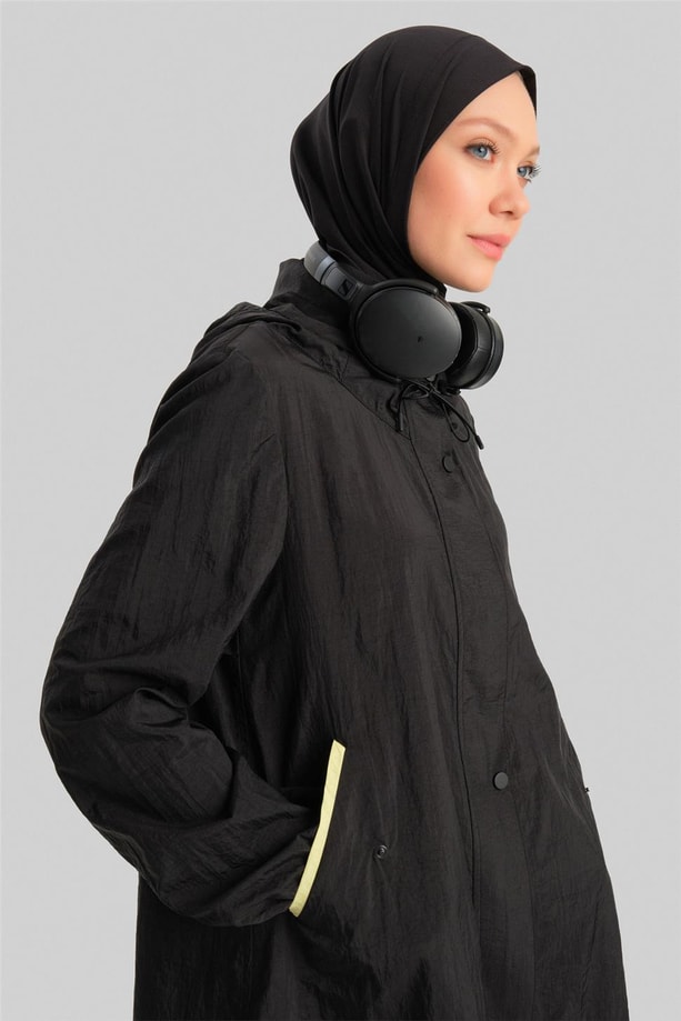 Armine Kapüşonlu Ve Allerli Active Kısa Yağmurluk 24Y5413 Siyah