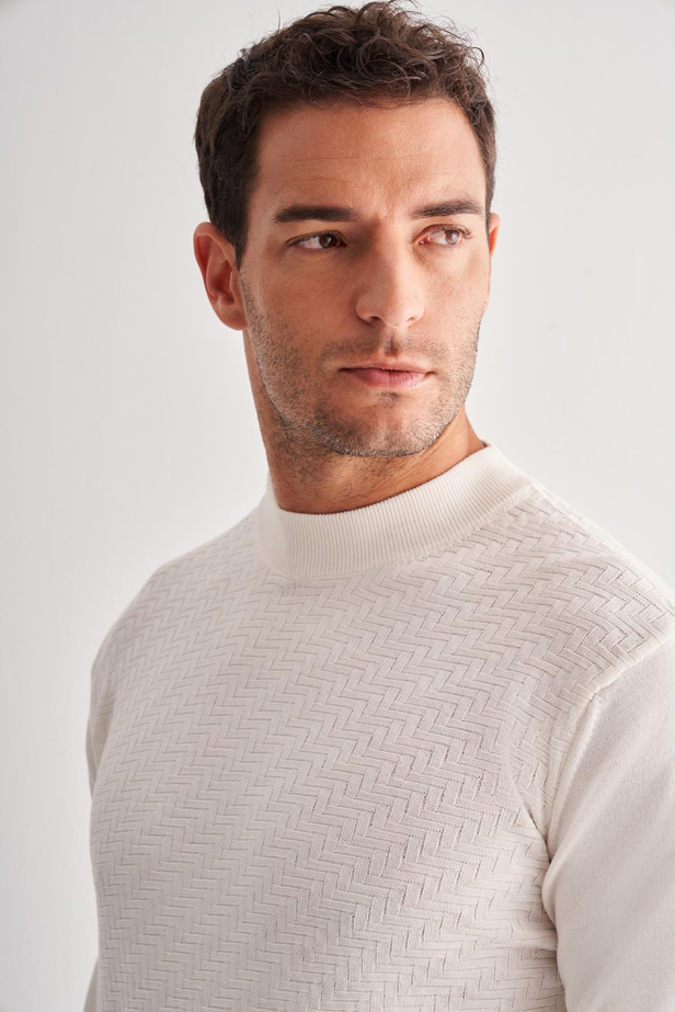 Açık Krem Yarım Balıkçı Yaka Uzun Kol Cepsiz Comfort Fit Classic Yünlü Triko Kazak 1012255209