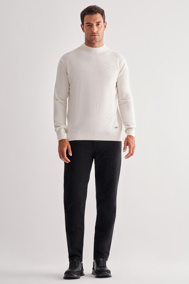 Açık Krem Yarım Balıkçı Yaka Uzun Kol Cepsiz Comfort Fit Classic Yünlü Triko Kazak 1012255209