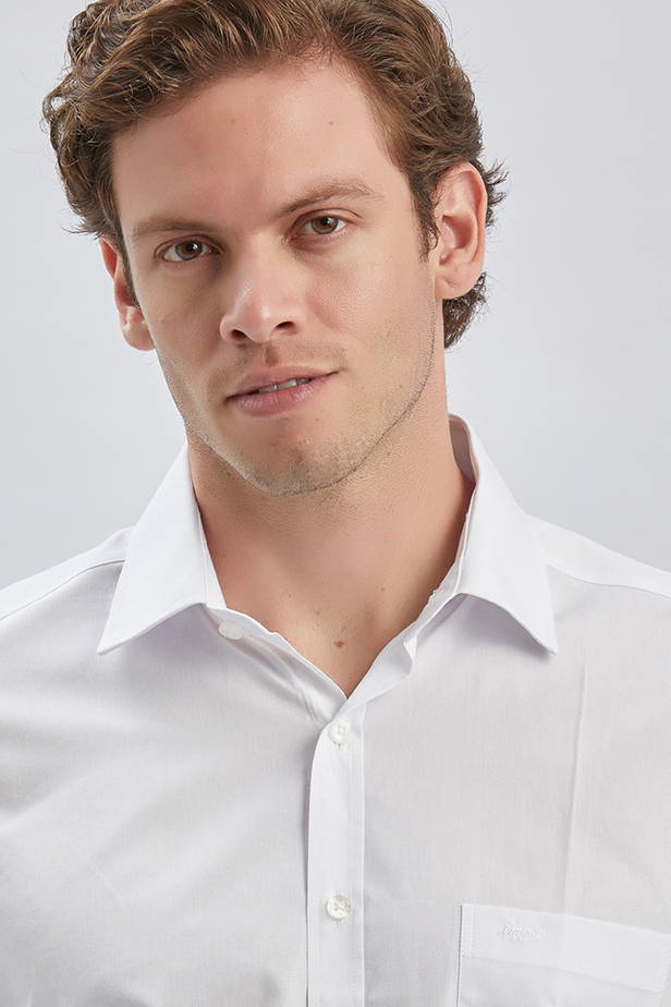 Beyaz Kısa Kollu Desenli Sert Yaka Cepli Pamuklu Klasik Comfort Fit Rahat Kesim Gömlek 1004240231