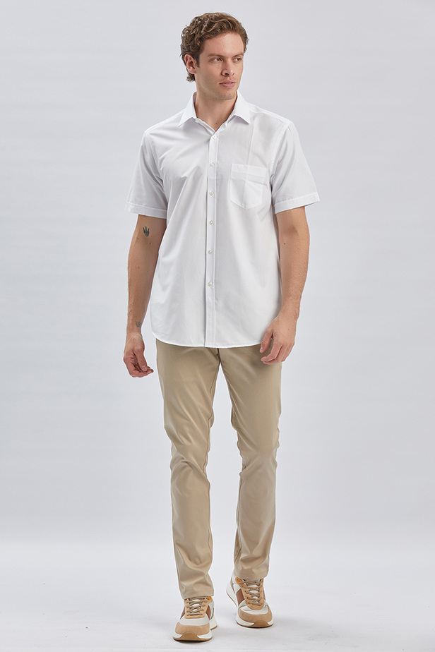 Beyaz Kısa Kollu Desenli Sert Yaka Cepli Pamuklu Klasik Comfort Fit Rahat Kesim Gömlek 1004240231