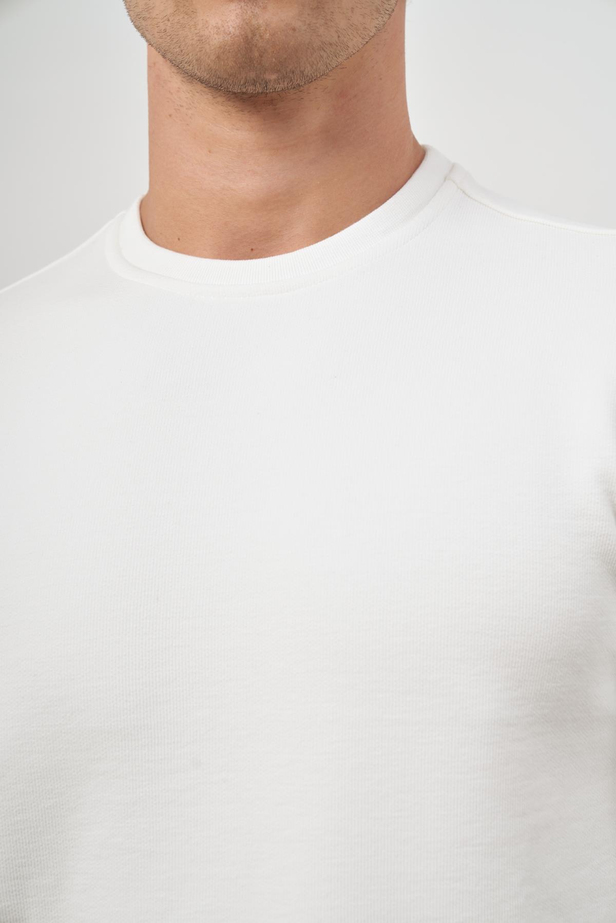 Beyaz Örme Bisiklet Yaka Pamuklu Casual Slim Fit Dar Kesim Sweatshirt 1013245150