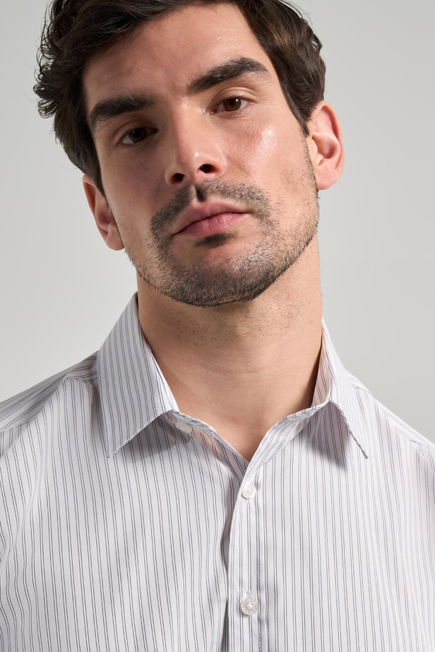 Beyaz Uzun Kol Çizgili Desen Bez Ayağı Yarım İtalyan Yaka Cepsiz esnek Classic Slim Fit Gömlek 1004245220