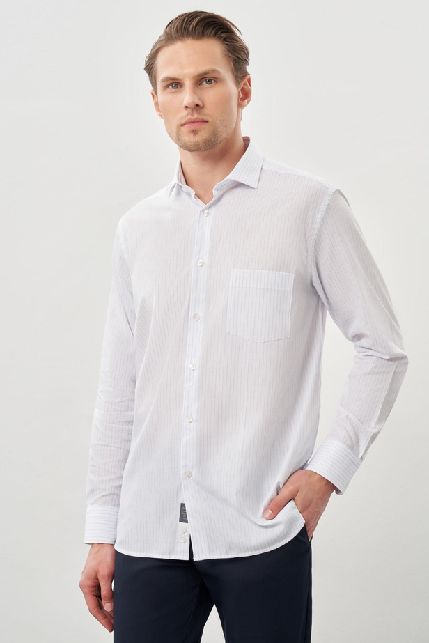 Beyaz Uzun Kol Çizgili Desen Gabardin Yarım İtalyan Yaka Cepli Pamuklu Classic Comfort Fit Gömlek 1004245185