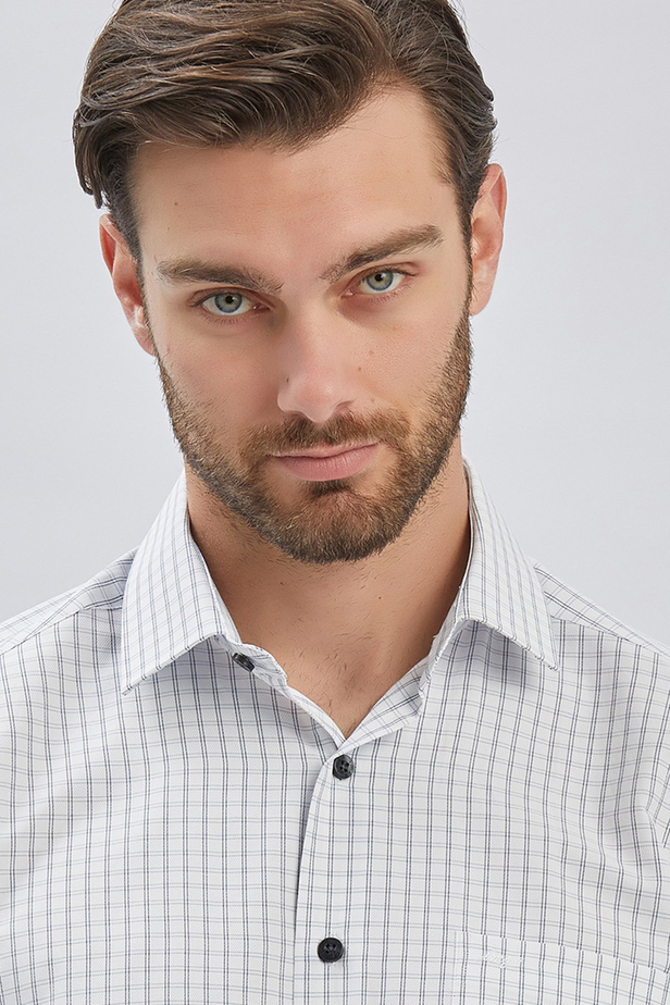 Beyaz Uzun Kollu Ekoseli Sert Yaka Cepli Pamuklu Klasik Comfort Fit Rahat Kesim Gömlek 1004240223