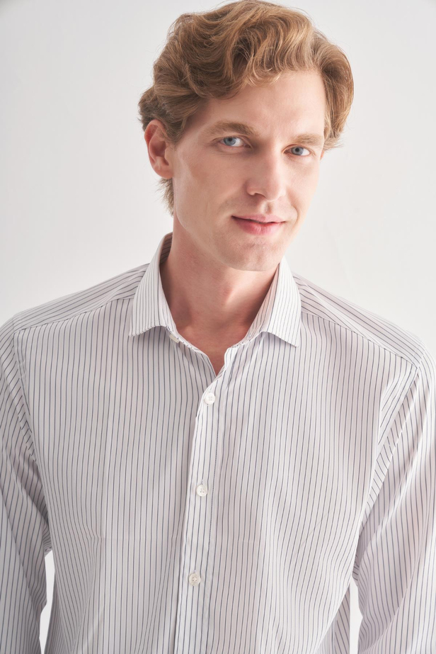 Beyaz Yarım İtalyan Yaka Uzun Kol Cepsiz Slim Fit Cls Gömlek 1004255174