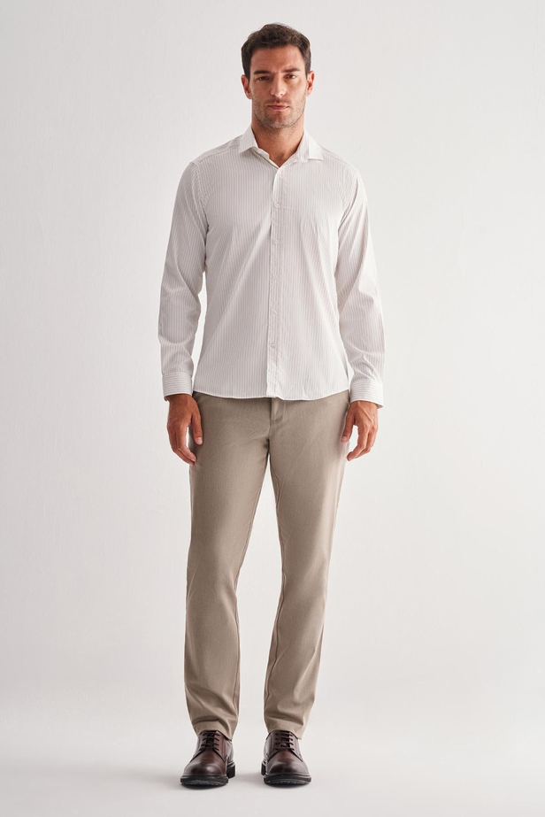 Beyaz Yarım İtalyan Yaka Uzun Kol Cepsiz Slim Fit Cls Gömlek 1004255174