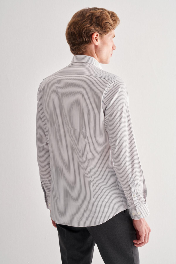 Beyaz Yarım İtalyan Yaka Uzun Kol Cepsiz Slim Fit Cls Gömlek 1004255174