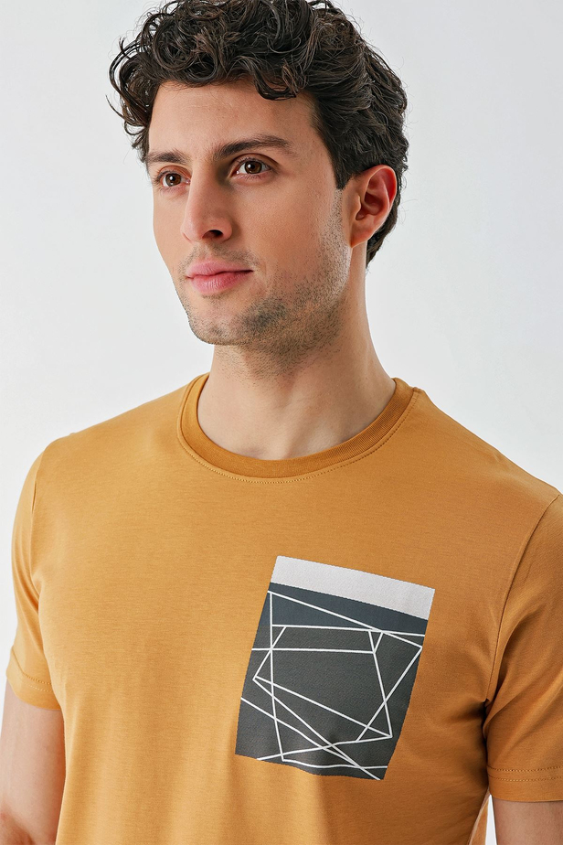 Hardal Baskılı Bez Ayağı Bisiklet Yaka %100 Pamuk Casual Slim Fit Dar Kesim Tişört 1011240169