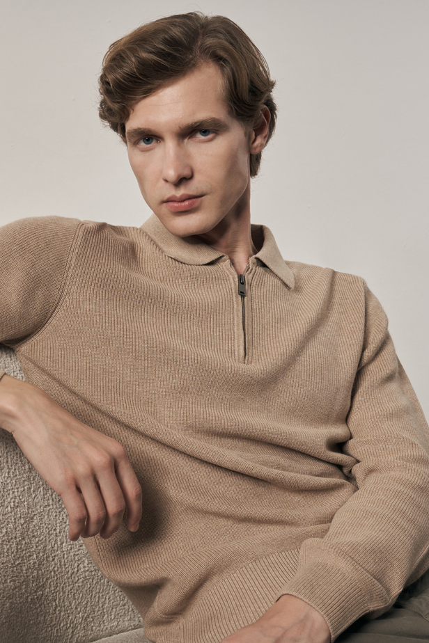 Koyu Bej Fermuarlı Polo Yaka Uzun Kol Cepsiz Comfort Fit Casual Pamuklu Triko Kazak 1012255202