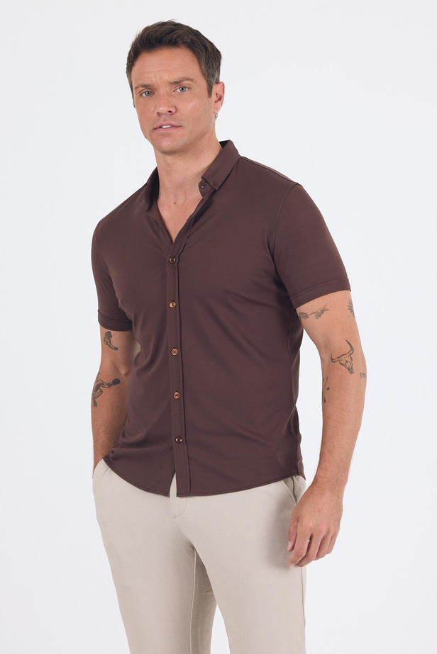 Koyu Kahverengi italyan Düğmeli Yaka Kısa Kol Cepsiz Slim Fit Gömlek 1004250255