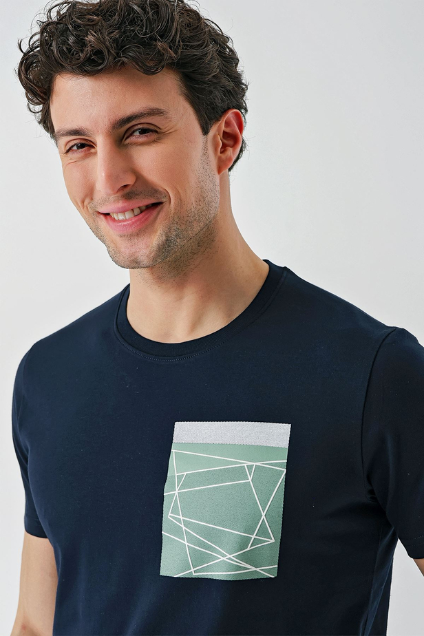 Koyu Lacivert Baskılı Bez Ayağı Bisiklet Yaka %100 Pamuk Casual Slim Fit Dar Kesim Tişört 1011240169