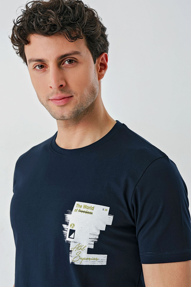 Koyu Lacivert Baskılı Bez Ayağı Bisiklet Yaka %100 Pamuk Casual Slim Fit Dar Kesim Tişört 1011240166