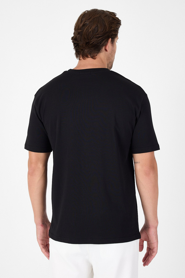 Siyah Bisiklet Yaka Kısa Kol Slim Fit Pamuklu Tişört 1011250191