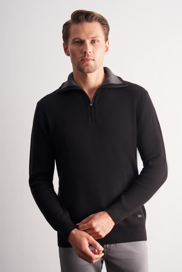 Siyah Fermuarlı Yarım Balıkçı Uzun Kol Cepsiz Comfort Fit Casual Pamuklu Triko Kazak 1012255204