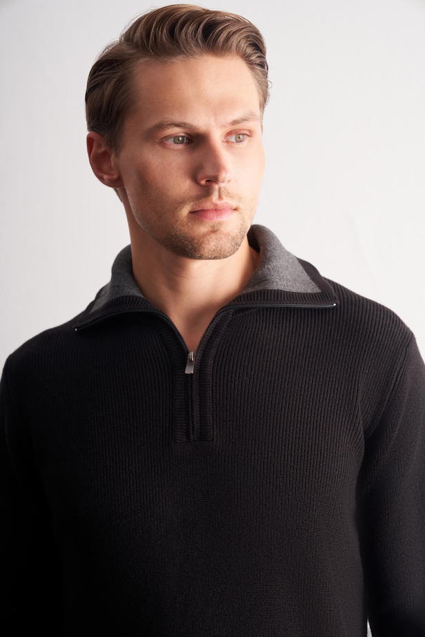 Siyah Fermuarlı Yarım Balıkçı Uzun Kol Cepsiz Comfort Fit Casual Pamuklu Triko Kazak 1012255204