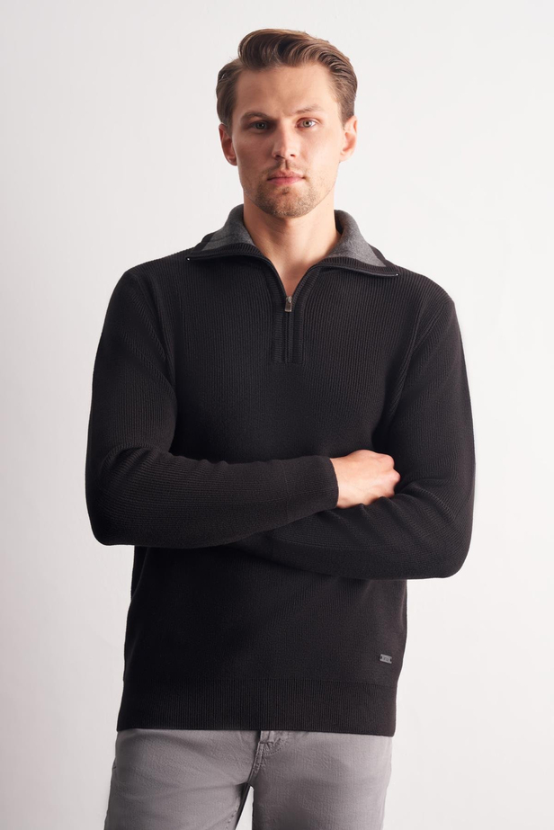 Siyah Fermuarlı Yarım Balıkçı Uzun Kol Cepsiz Comfort Fit Casual Pamuklu Triko Kazak 1012255204