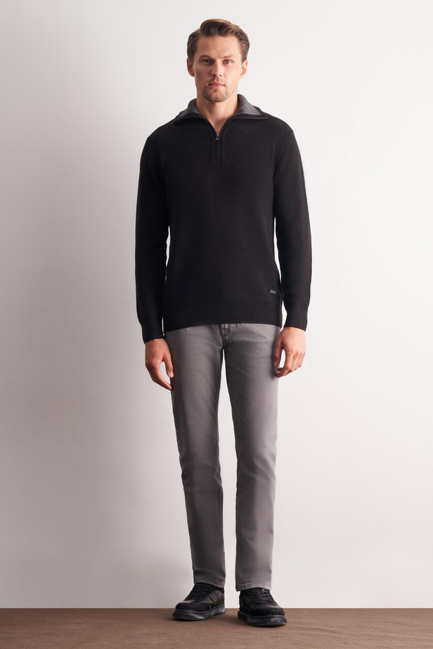 Siyah Fermuarlı Yarım Balıkçı Uzun Kol Cepsiz Comfort Fit Casual Pamuklu Triko Kazak 1012255204