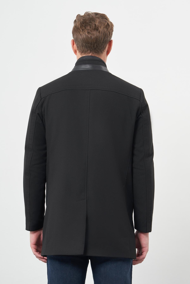 Siyah Kaşe Kürklü Yaka Düz Tek Yırtmaç Tam Kapitone Astar Slim Fit Classic Palto 1005245102