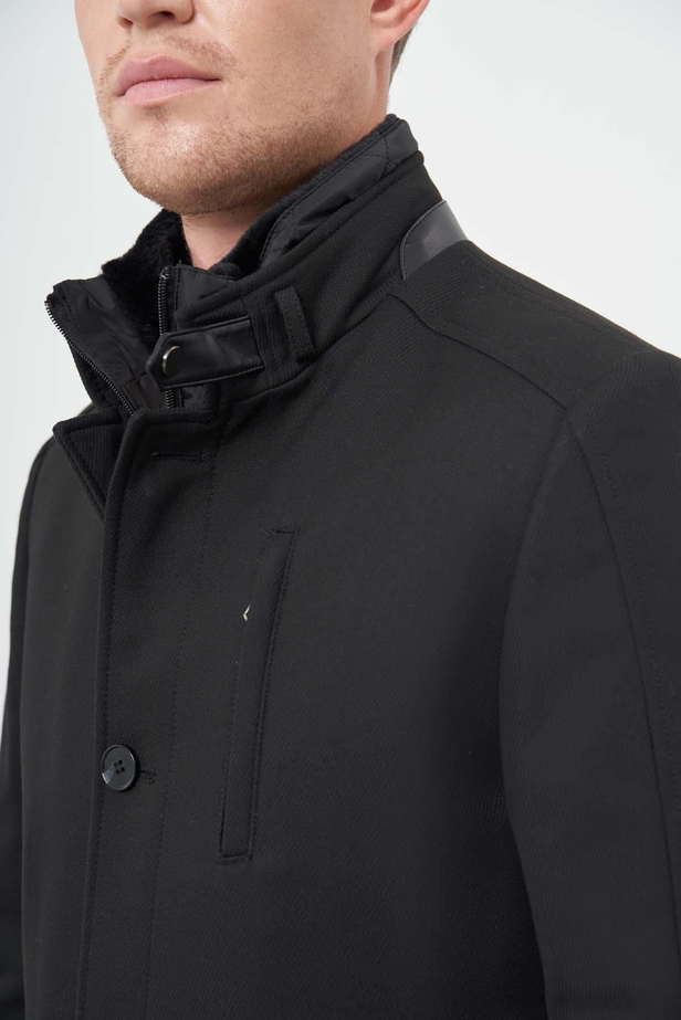 Siyah Kaşe Kürklü Yaka Düz Tek Yırtmaç Tam Kapitone Astar Slim Fit Classic Palto 1005245102